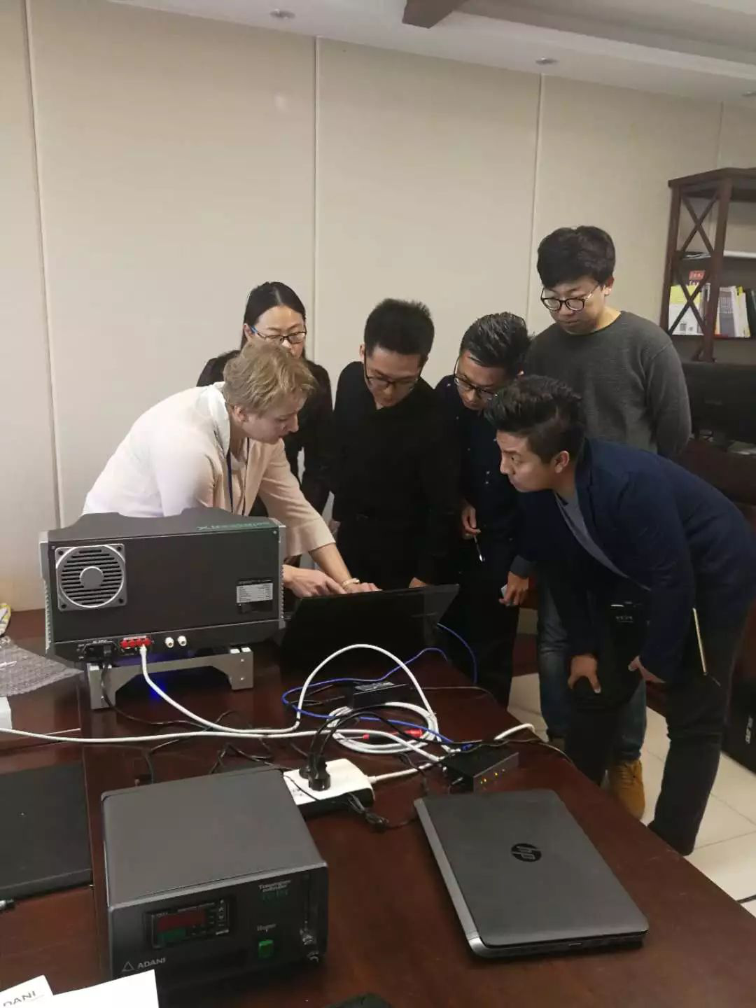 臺(tái)式電子順磁共振波譜儀
