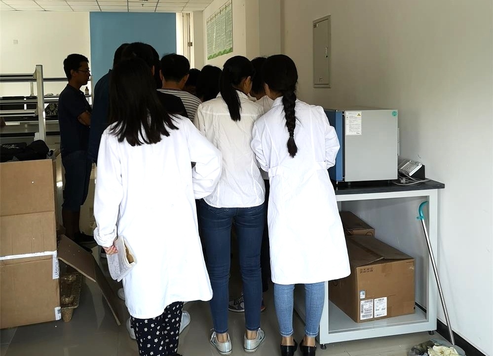 中國科學院大學安裝德國plasma technology等離子清洗機
